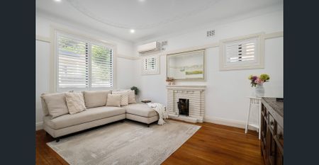 Versatile Dual-Living Blending Classic Charm & Modern Convenience - Photo 2