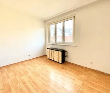 Direkte Anbindung in die Stadt gleich vor der Tür! 4. Liftstock! Hervorragende Infrastruktur! Toller Grundriss! Kellerabteil! - Photo 3