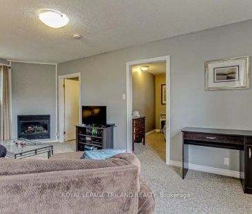 256 Edinburgh Street #Upper Unit - Photo 3