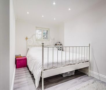 4 bedroom terraced house to rent - Photo 5