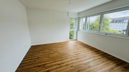 Fantastische Neubauwohnungen: (202) 3.5 Zimmer, grosse Terrassen, hohe Decken, Keller, WM/TU - Photo 5