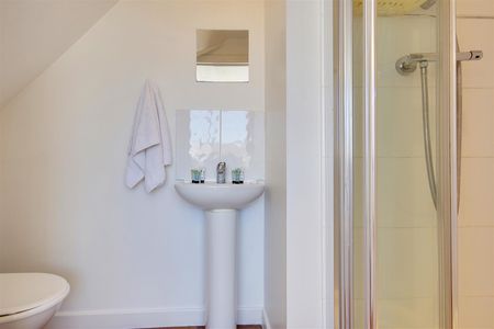 Flat 6, Primerose, Bournemouth, BH3 - Photo 2