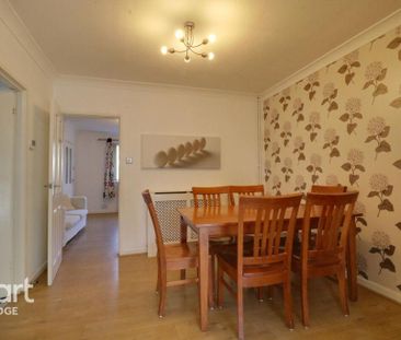 4 bedroom semi-detached house to rent - Photo 3