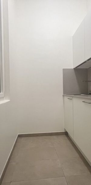 Appartement d’une pièce au 3ème étage entièrement rénové - Foto 1