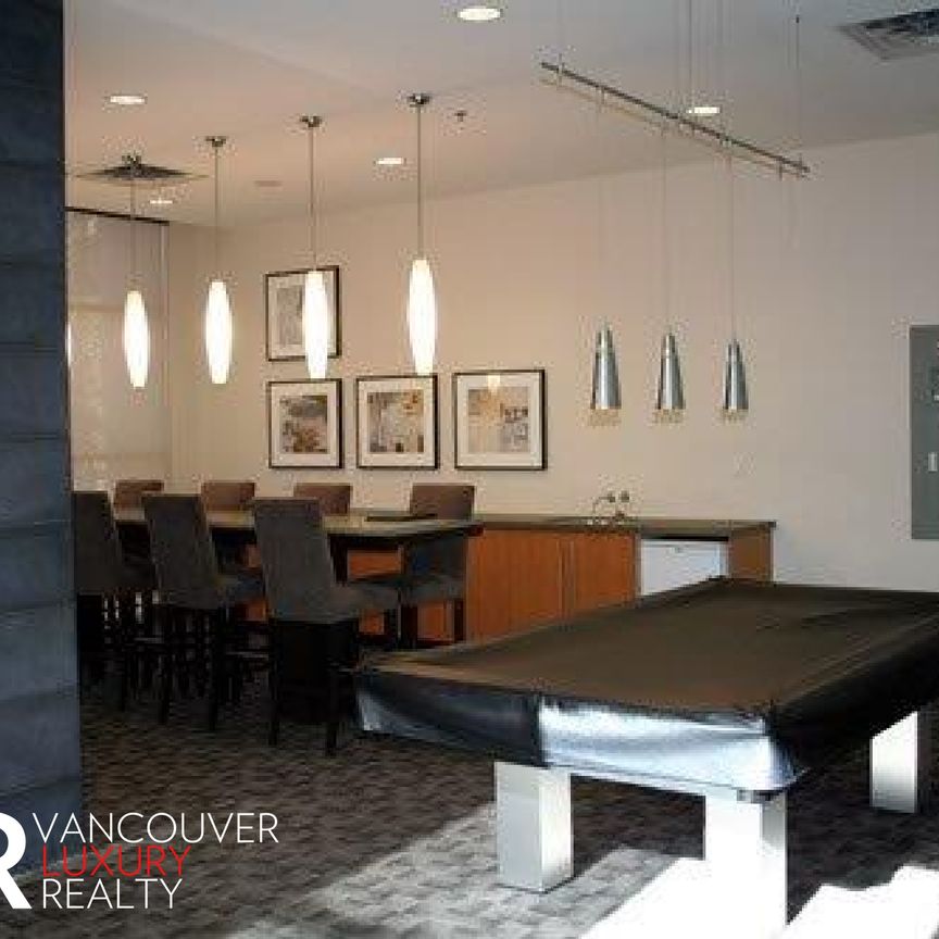 Condo in Downtown Vancouver, BC - Photo 1