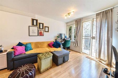 Kennet Close, London, SW11 - Photo 2