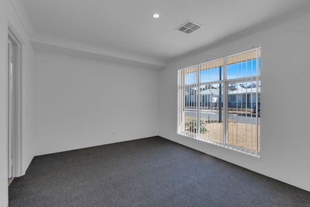 Spacious Four Bedroom Home for Lease - Photo 3