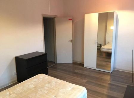 5 bedroom flat share to rent - Photo 2