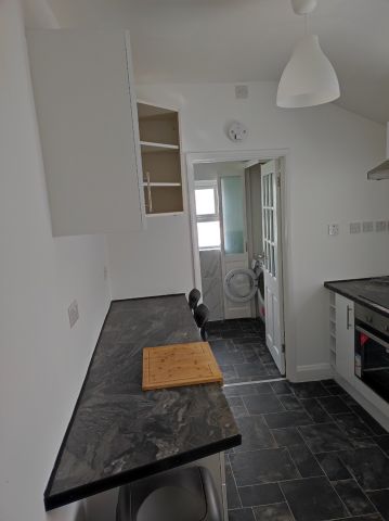 2 Bed Flat, Cholmeley Road, RG1 - Photo 2