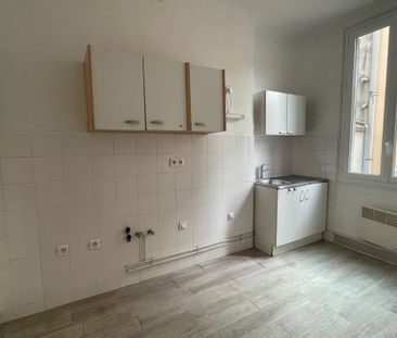 Location Appartement 3 pièces 76m² TOULON 83000 - Photo 2