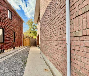 For Lease - 4289 Guildwood Way Unit# Lower, Mississauga, Ontario - Photo 2