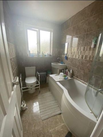 House share to rent - Photo 3