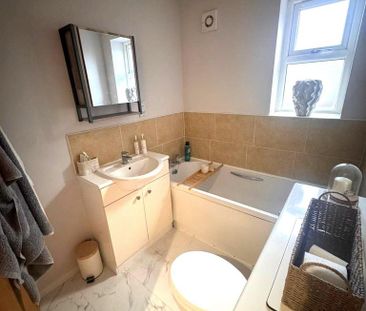 2 bedroom duplex to rent - Photo 2