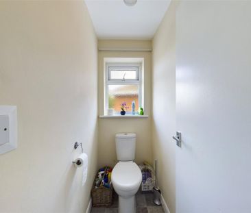 3 bedroom semi-detached house to rent - Photo 6