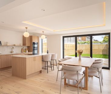 4 Bed Detached House, Hythe Road, BN1 - Photo 6
