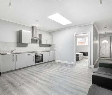 High Street Colliers Wood, London, SW19 2BT - Photo 4