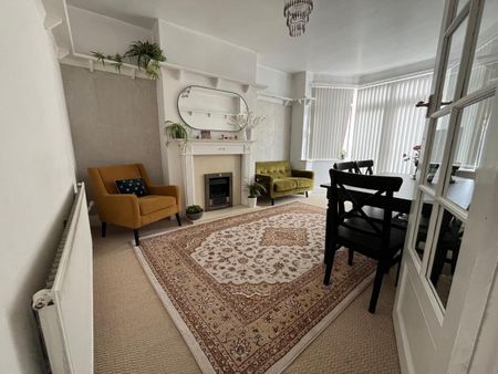 3 Bed Semi-Detached House, Perry Avenue, B42 - Photo 5
