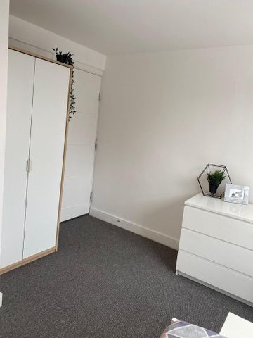 4 bedroom house to rent - Photo 3