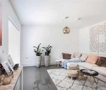 Swallow Street, Swansea, SA1 - Photo 1