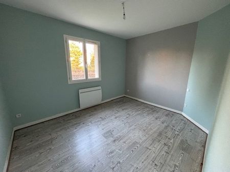 Location Maison 4 pièces 89m² L ISLE D ESPAGNAC 16340 - Photo 4