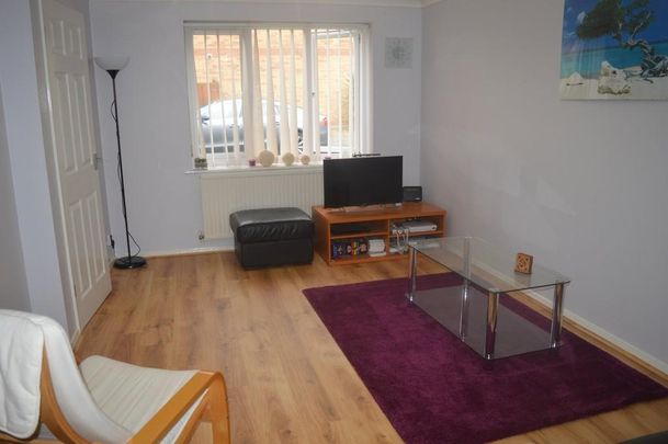 3 bedroom semi-detached house to rent - Photo 1