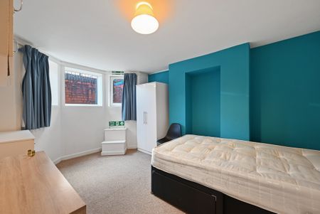 6 Bed Student Accommodation - Photo 2