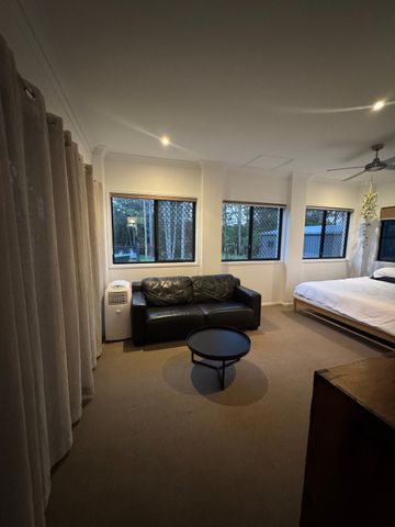 Doonan - Photo 2