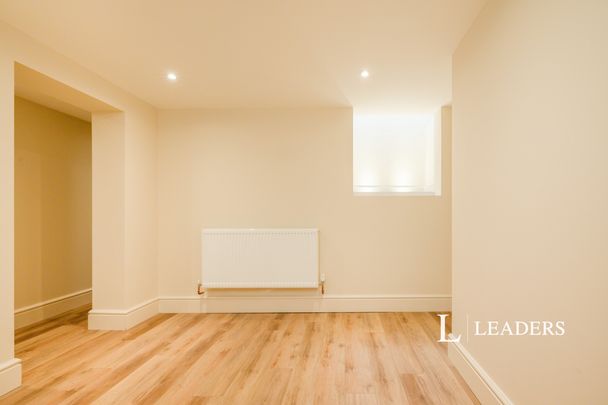 3 bedroom house to rent Pains Road, PO5 - Photo 1