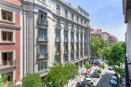 4 bedroom luxury Flat for rent in Madrid, Spain - Photo 2