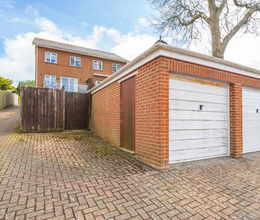 3 bedroom semi-detached house to rent - Photo 3