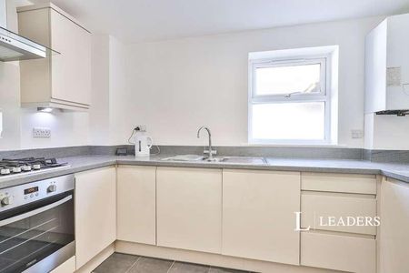 Highcliffe, BH23 - Photo 3