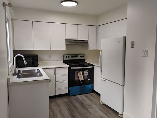 For Lease - 577 Third Street Unit# 32, London East, Ontario - Photo 1