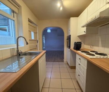 3 bedroom terraced house to rent - Photo 6