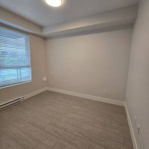 BRAND NEW - 1 bdrm & 1 Bath W/DEN - Pet Friendly - Photo 2