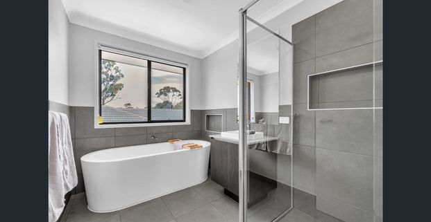 Luxury, Lifestyle & Location Combine at 36 Wichita Grove, Lara. - Photo 1