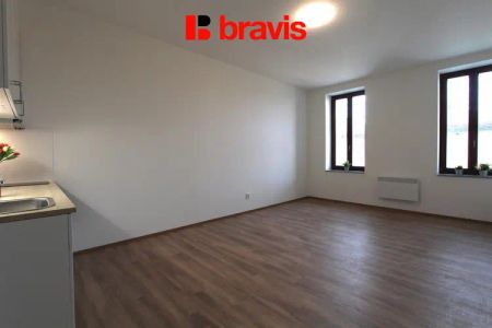 Pronájem bytu 1+kk, Brno - Zábrdovice, ul. Francouzská, výtah, parkování - Photo 5