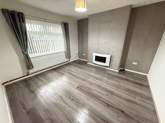 3 bedroom semi-detached house to rent - Photo 1