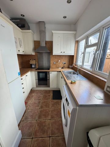 5 Bed Detached House, Chisholm Road, CR0 - Photo 5