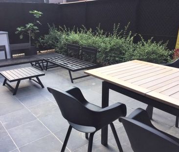 Gelijkvloers appartement met 2 slaapkamers, terras en garage - Photo 6