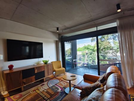 2/98 Munster Tce, North Melbourne, VIC 3051 - Photo 2