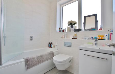 3 bedroom end of terrace house to rent - Photo 5