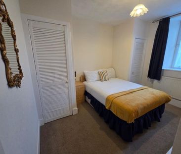 2 bedroom flat to rent - Photo 6