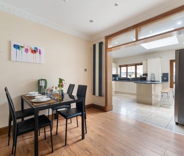 🌺 ENSUITE ROOMS, ALL BILLS, CLEANER & GARDENER 🌺 Room 3 - Photo 3