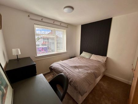 6 bedroom house of multiple occupation to rent - Photo 3