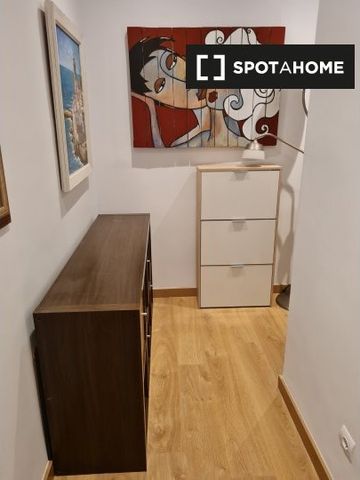 barcelona, Catalonia 08004 - Photo 3