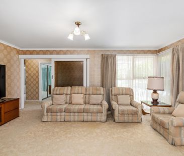 45 Sevenoaks Rd, Burwood East VIC 3151 - House For Rent | Domain - Photo 2