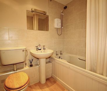 1 Bedroom Flat - Purpose Built To Let - Photo 6