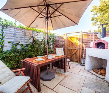 Rosebery Avenue, London - Photo 3