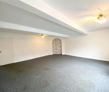 3 bedroom maisonette to rent - Photo 2
