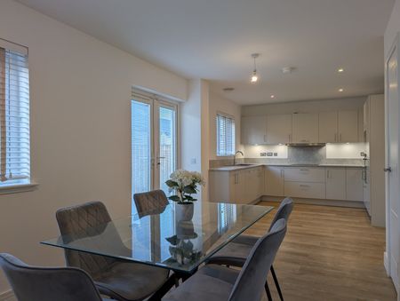 4 bedroom detached house to rent - Photo 5